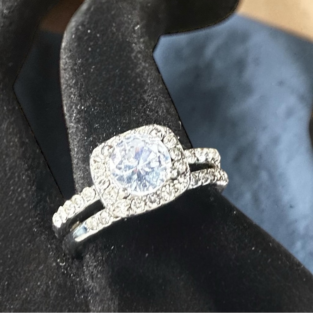 Silver Tone Halo Engagement Ring Set Wedding Band Bridal Set NWOT Sz 8